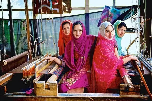 Kashmir, Pashmina Shawls, Weaving, Artisans, Handmade, Textile Art, Traditional Crafts, Women Weavers, Cultural Heritage, Indian Textile Industry