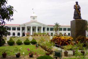 Velu Thampi, Trivandrum, Government Secretariat, statue, colonial architecture, Kerala, garden.