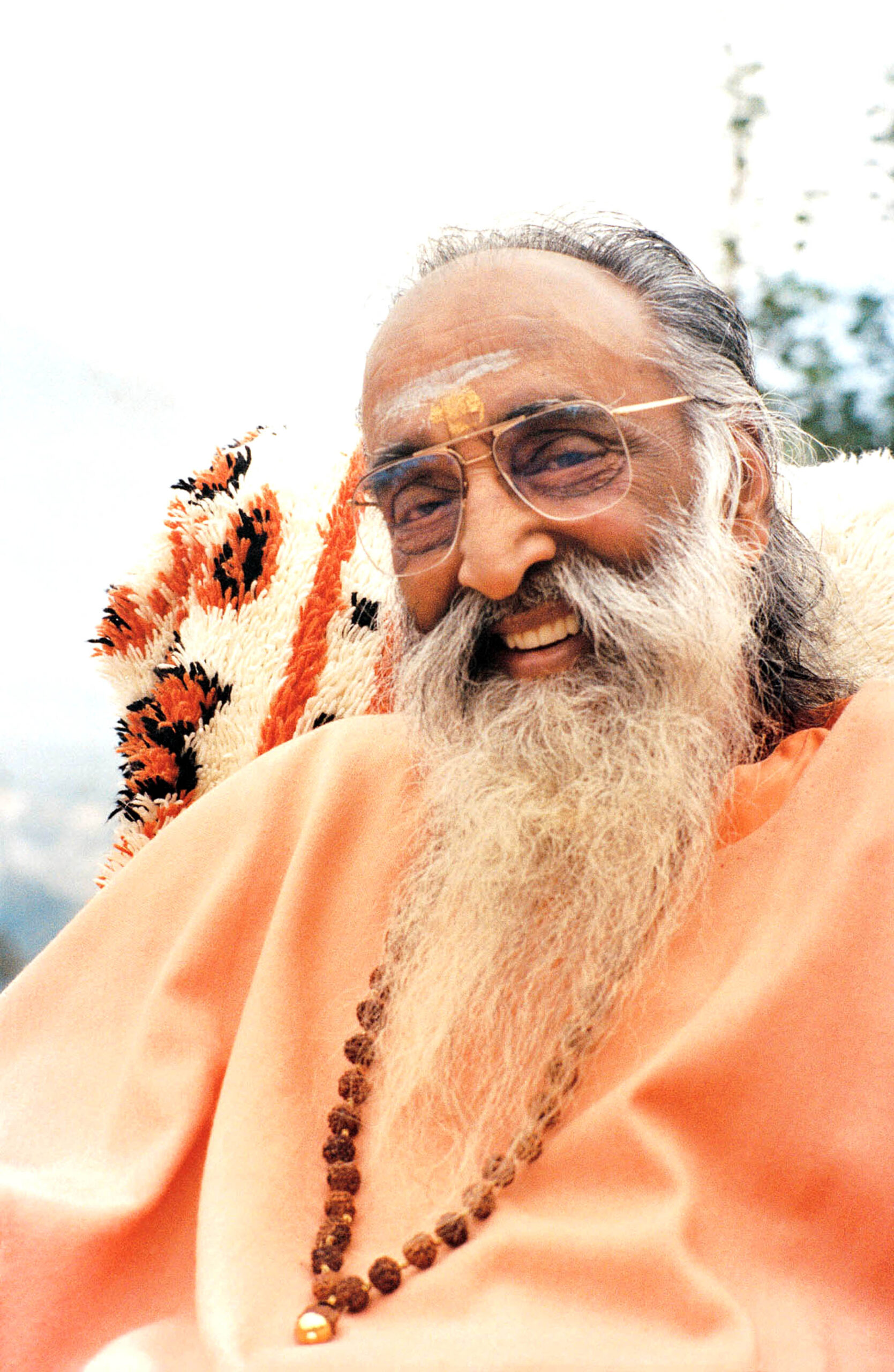 Chinmayananda Saraswati, Swami Chinmayananda, Spiritual Leader, Vedanta Revival, Chinmaya Mission, Saffron Attire, Spiritual Wisdom